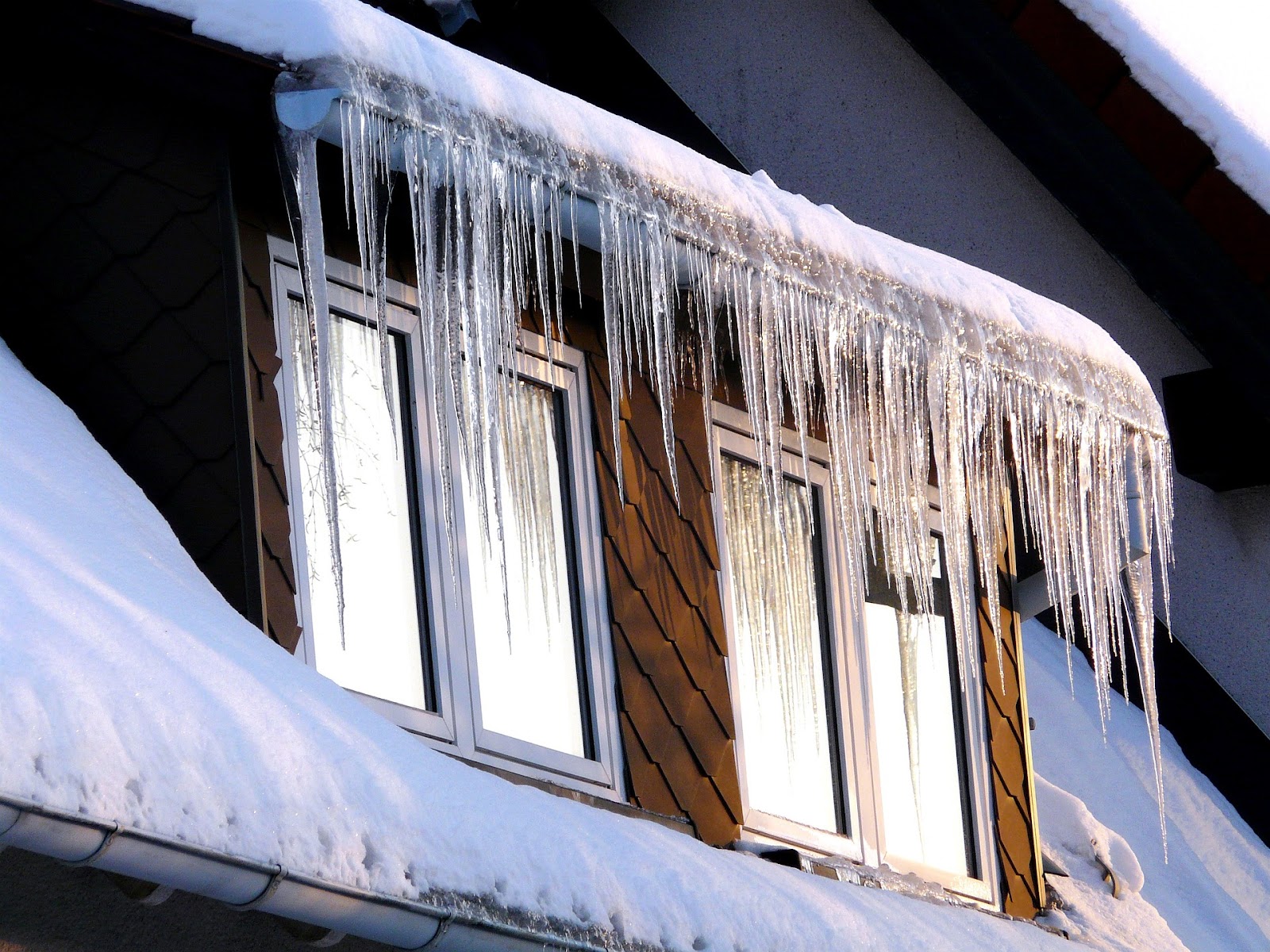 craquement toiture hiver
